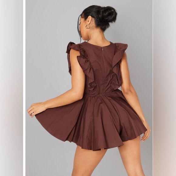 NWOT PrettyLittleThings Chocolate Poplin Button Detail Flare Short Romper size 1 - Picture 2 of 11